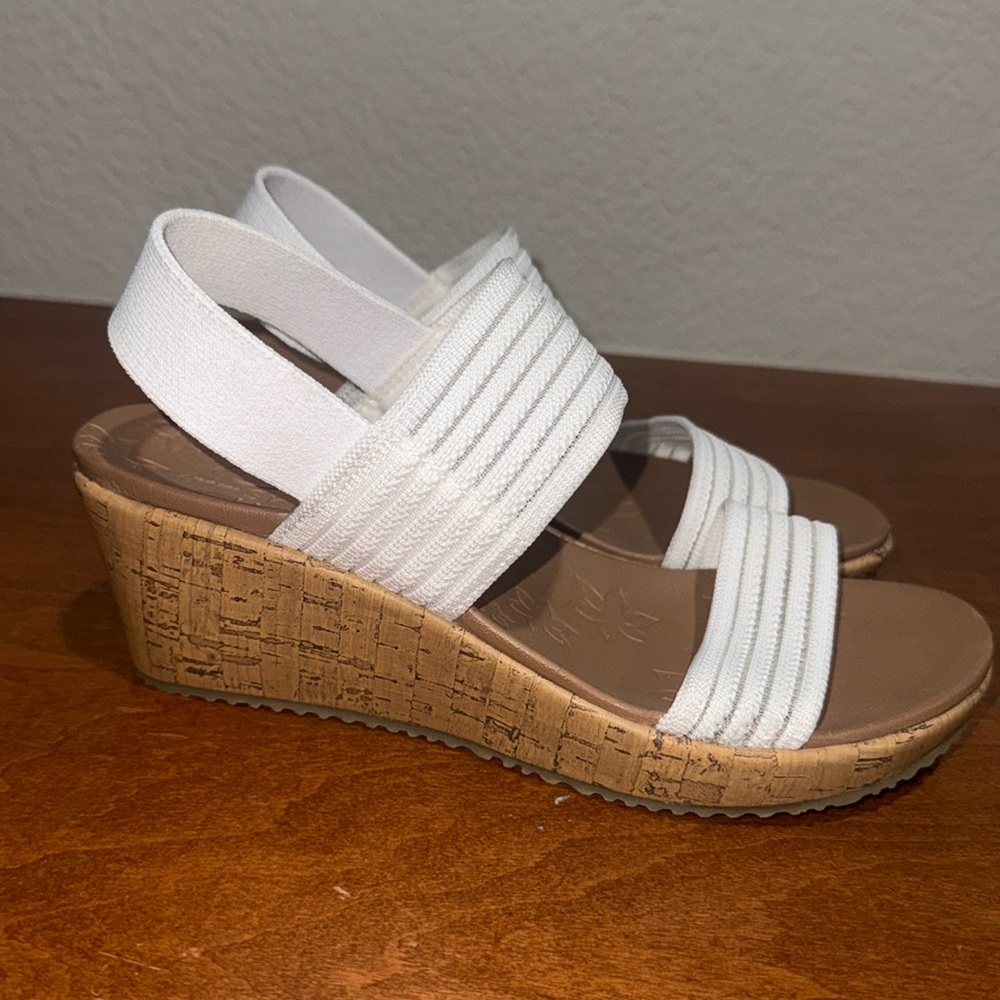 Sketchers Luxe Foam Wedge Sandals